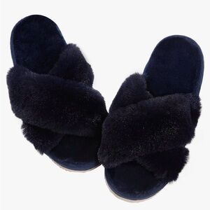 Navy Blue Plush Open-Toe Slippers with Fuzzy Cross Straps. NWOT. Size 8-9